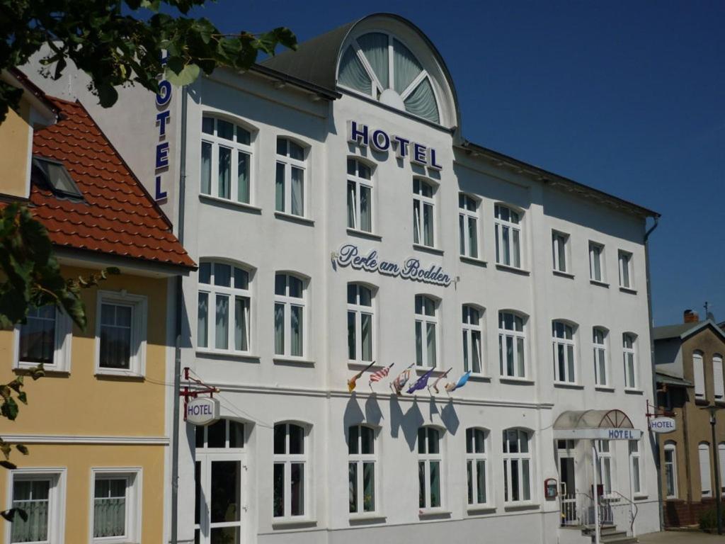 Hotel Perle Am Bodden リーブニッツ・ダムガルテン エクステリア 写真